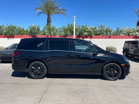 Used 2024 Honda Odyssey Sport image 3