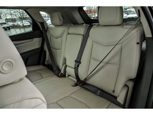 Used 2018 Cadillac XT5 Luxury w/ Driver Awareness Package image 14