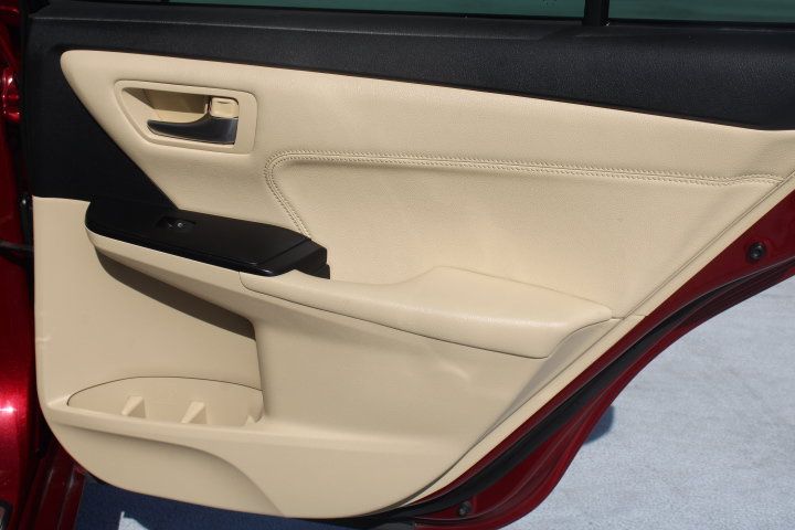 Used 2017 Toyota Camry XLE w/ Moonroof Package FWD image 16