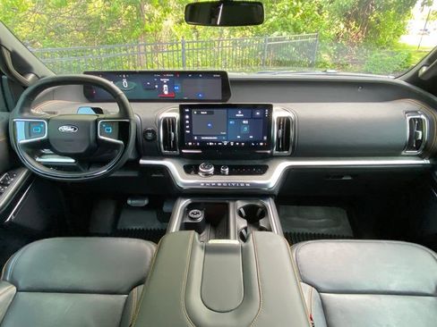 Used 2025 Ford Expedition Tremor AWD/4WD image 30
