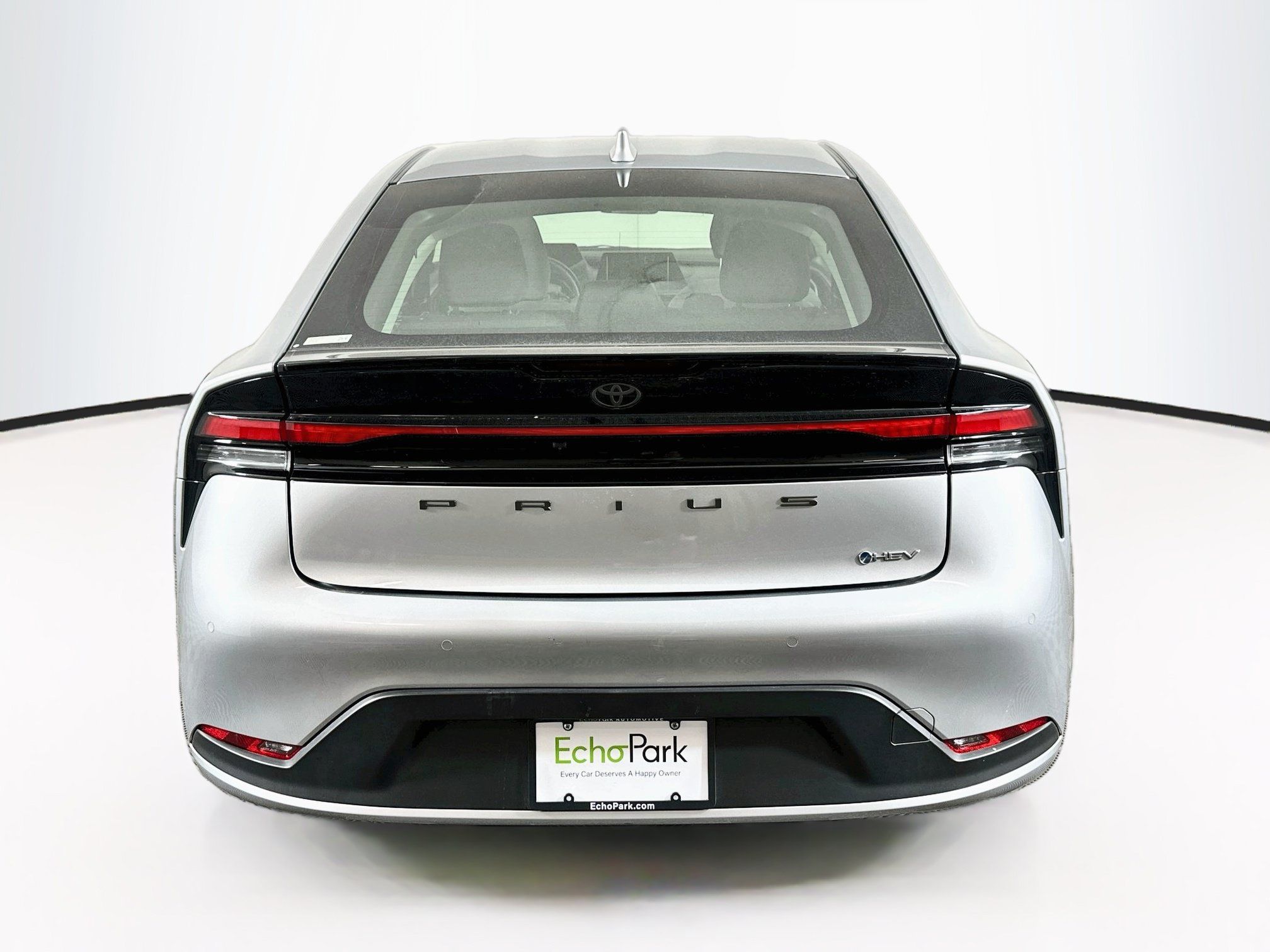 Used 2025 Toyota Prius LE FWD image 7