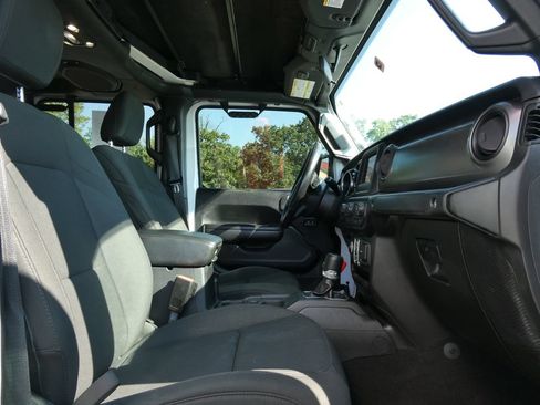 Used 2021 Jeep Gladiator Sport AWD/4WD image 13