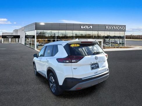Used 2023 Nissan Rogue SV w/ SV Premium Package AWD/4WD image 5