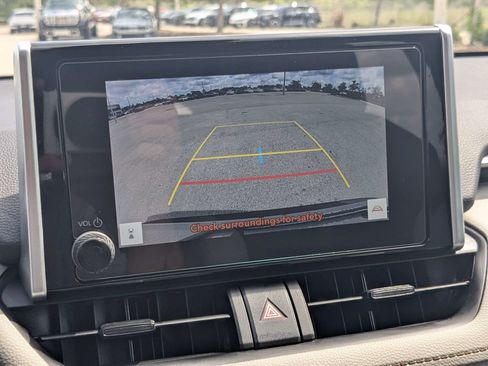 Used 2025 Toyota RAV4 XLE w/ Convenience Package FWD image 25