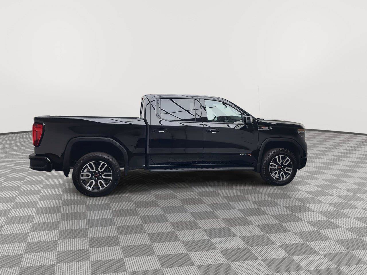 Certified 2025 GMC Sierra 1500 AT4 w/ Technology Package AWD/4WD image 47