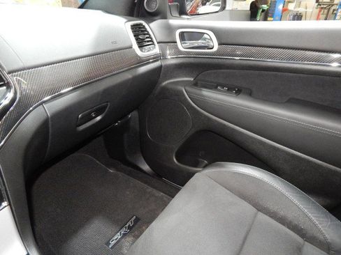 Used 2021 Jeep Grand Cherokee SRT image 26