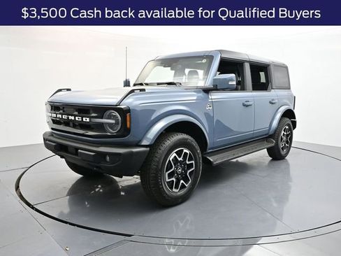 New 2025 Ford Bronco Outer Banks image 3