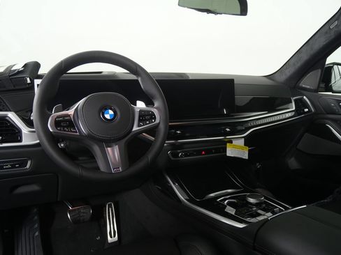 Used 2027 BMW X7 xDrive40i w/ M Sport Package AWD/4WD image 18