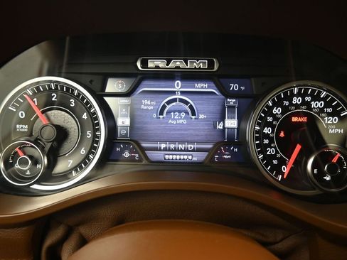 Used 2019 RAM 1500 Laramie image 18