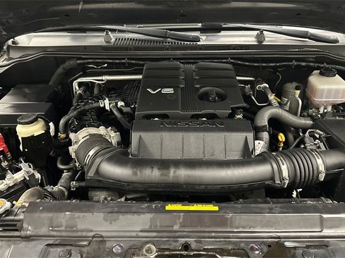 Used 2020 Nissan Frontier SV image 11