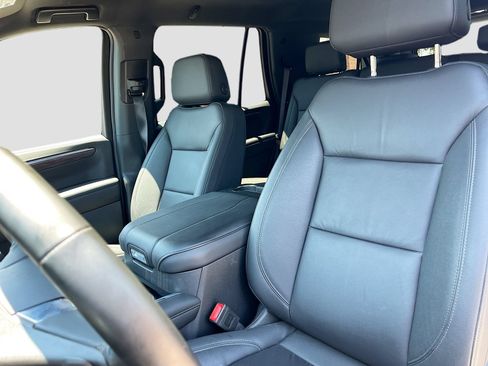 Used 2025 Chevrolet Tahoe LT AWD/4WD image 21