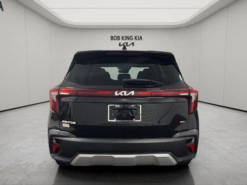 Used 2024 Kia Seltos LX AWD/4WD image 4