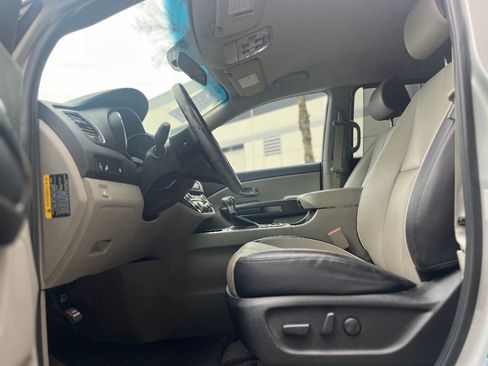 Used 2020 Kia Sedona EX image 15