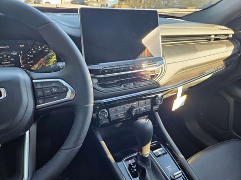 New 2026 Jeep Compass Limited image 21