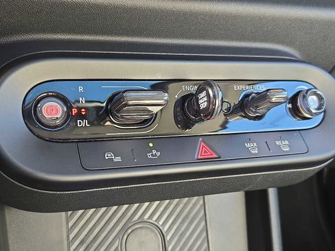 Used 2025 MINI Cooper 2-Door Hardtop image 15