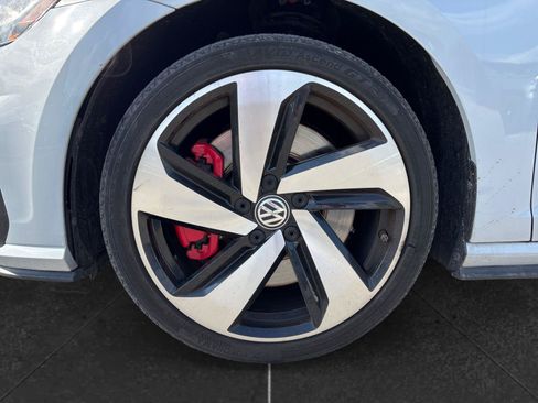 Used 2018 Volkswagen GTI SE w/ SE Leather Package FWD image 9