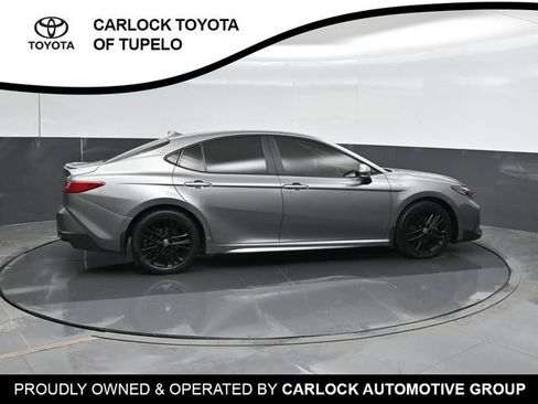 Used 2025 Toyota Camry SE FWD image 4