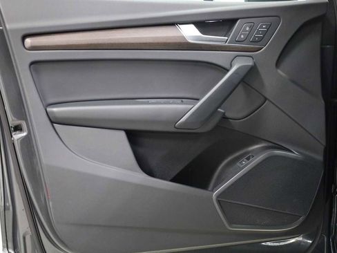 Used 2023 Audi Q5 2.0T Premium w/ Convenience Package image 16