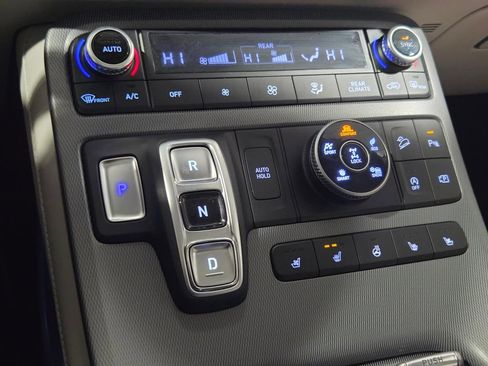 Used 2024 Hyundai Palisade Limited image 7