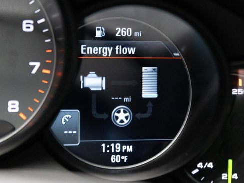 Used 2016 Porsche Panamera S image 65