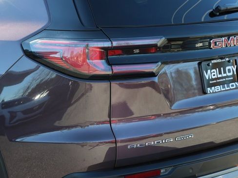 Used 2024 GMC Acadia Elevation image 31