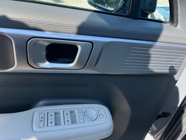 Used 2024 Hyundai Santa Fe SEL FWD image 14