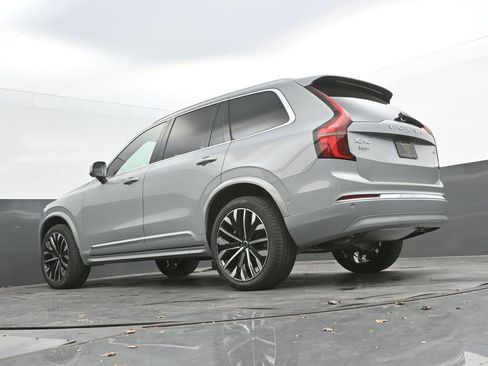 New 2026 Volvo XC90 B6 Plus w/ Protection Package Premier AWD/4WD image 32