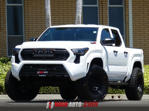 Used 2024 Toyota Tacoma SR RWD image 4
