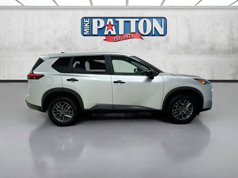 Used 2024 Nissan Rogue S AWD/4WD image 8