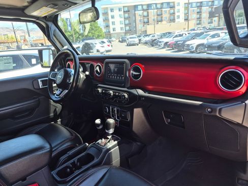 Used 2021 Jeep Gladiator Rubicon w/ Trailer Tow Package AWD/4WD image 30