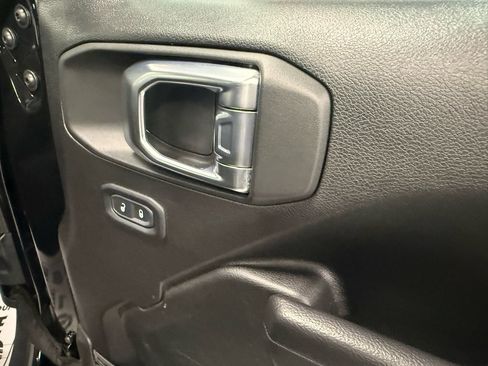 Used 2022 Jeep Wrangler Unlimited Sport image 36