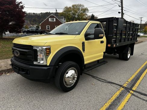 Used 2019 Ford F550 2WD Regular Cab Super Duty image 1