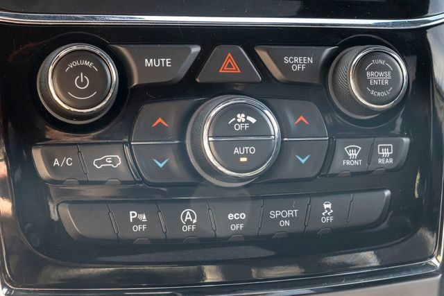 Used 2021 Jeep Grand Cherokee Limited AWD/4WD image 34
