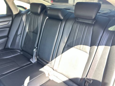 Used 2018 Honda Accord Touring image 19