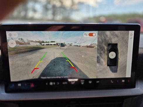 Used 2025 Ford Explorer Platinum image 25