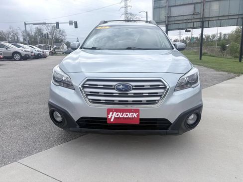 Used 2017 Subaru Outback 2.5i Premium AWD/4WD image 2