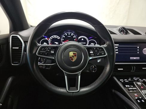 Used 2023 Porsche Cayenne AWD/4WD image 13
