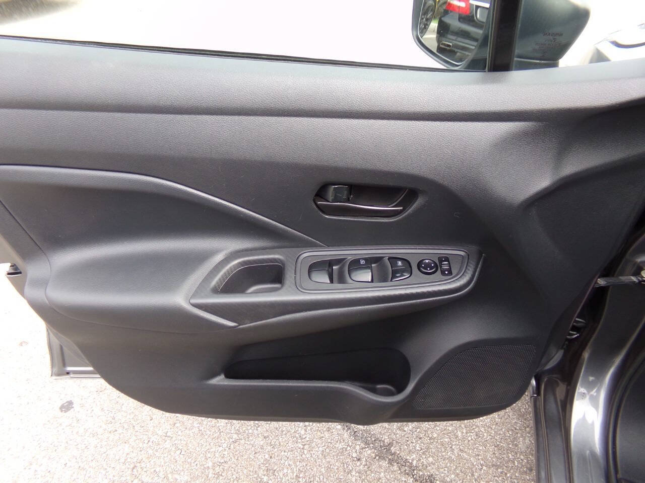 Used 2020 Nissan Versa S FWD image 10