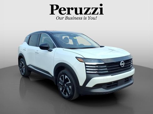 Certified 2025 Nissan Kicks SV AWD/4WD image 1