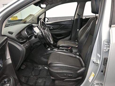 Used 2020 Buick Encore Preferred image 11