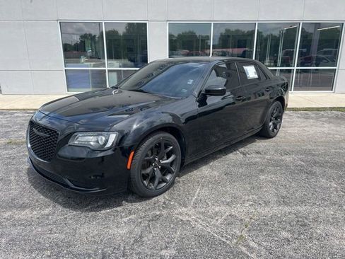 Used 2022 Chrysler 300 Touring w/ Sport Appearance Package RWD image 1