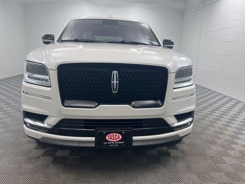 Used 2018 Lincoln Navigator Reserve w/ Technology Package AWD/4WD image 3