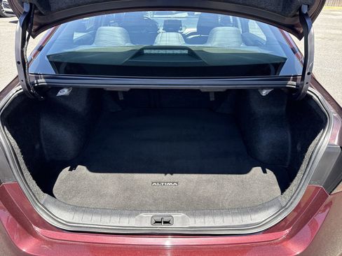 Used 2025 Nissan Altima 2.5 SV FWD image 28
