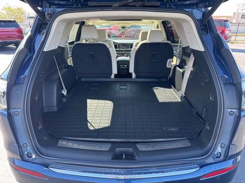 Used 2024 Buick Enclave Avenir w/ Avenir Technology Package image 5