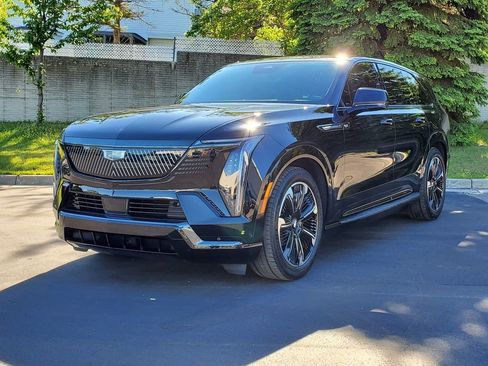 Certified 2025 Cadillac Escalade IQ Sport 2 AWD/4WD image 1