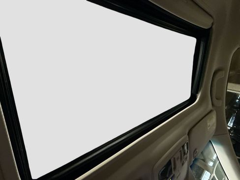 Used 2017 Subaru Outback 3.6R Limited image 25