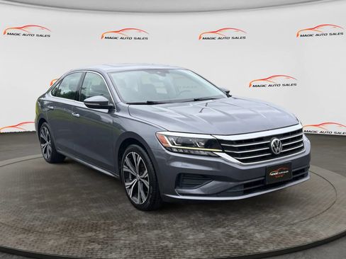 Used 2021 Volkswagen Passat 2.0T SE w/ Luggage Net & Mats Package FWD image 5