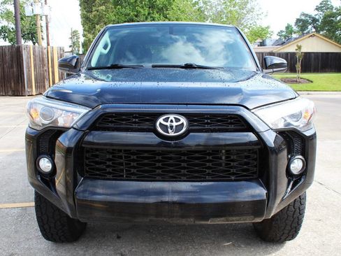 Used 2014 Toyota 4Runner SR5 image 6