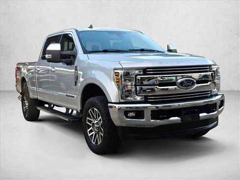 Used 2019 Ford F250 Lariat w/ Lariat Ultimate Package AWD/4WD image 3