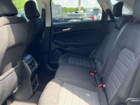 Used 2024 Ford Edge SE AWD/4WD image 11